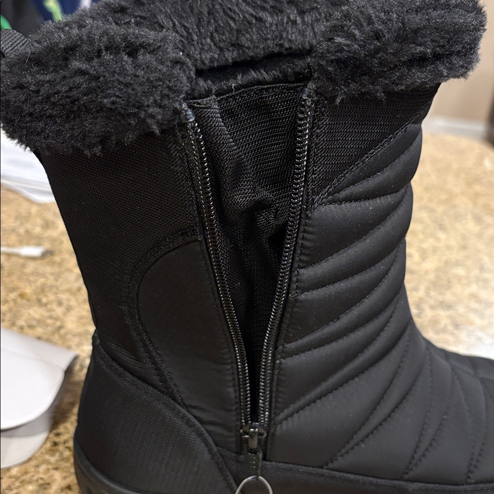Kamik Women's Black Quilted Winter Boots Size 9W - Picture 8 of 9